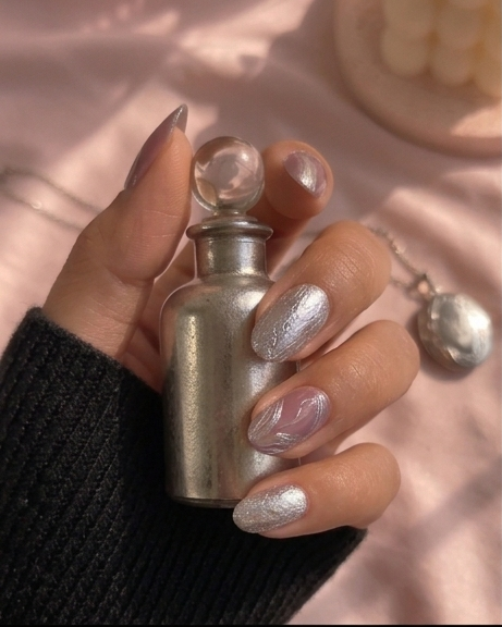 CHROME LILAC PRESS ON NAILS