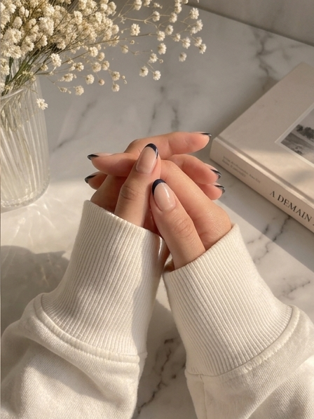 Noir French Tip Press On Nails